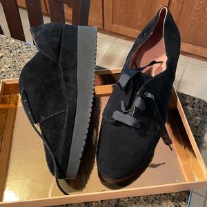 NIB L’Amour Des Pieds Aldophus Shoes